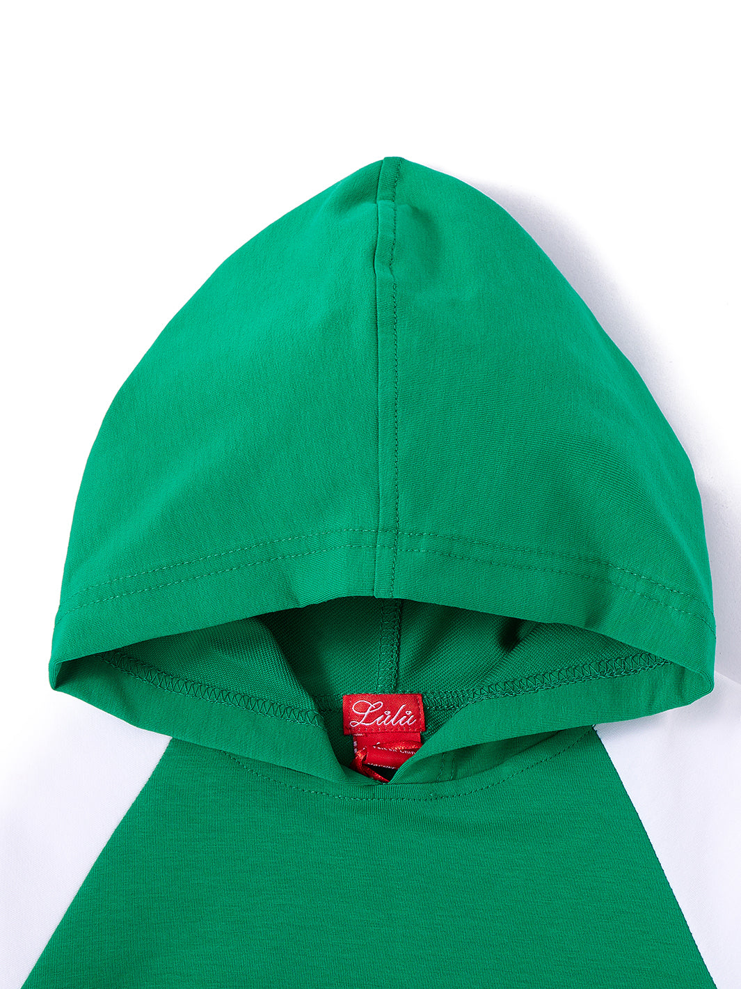 Top corto combinado con capucha