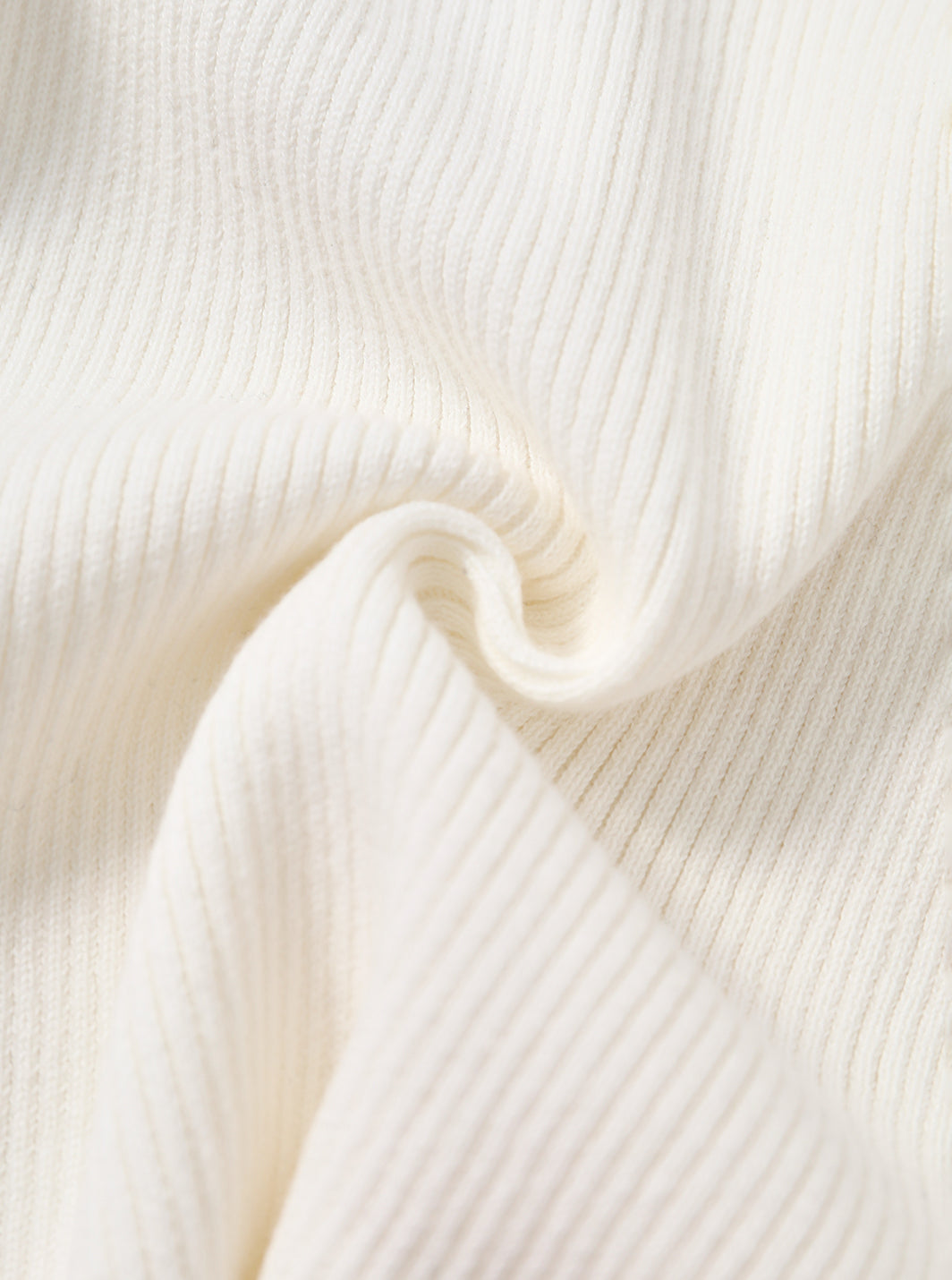 Basic Turtleneck Sweater - Cream
